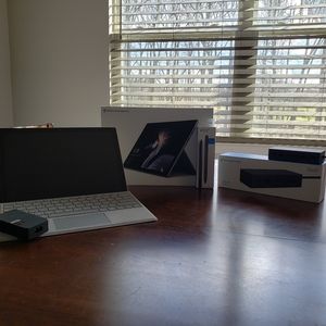 Microsoft Surface Pro w Pen/Keyboard, Surface Dock